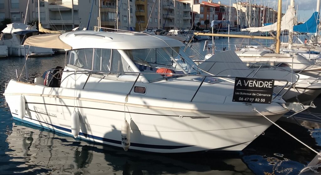 bateau_beneteau-antares-750-hb_9478004