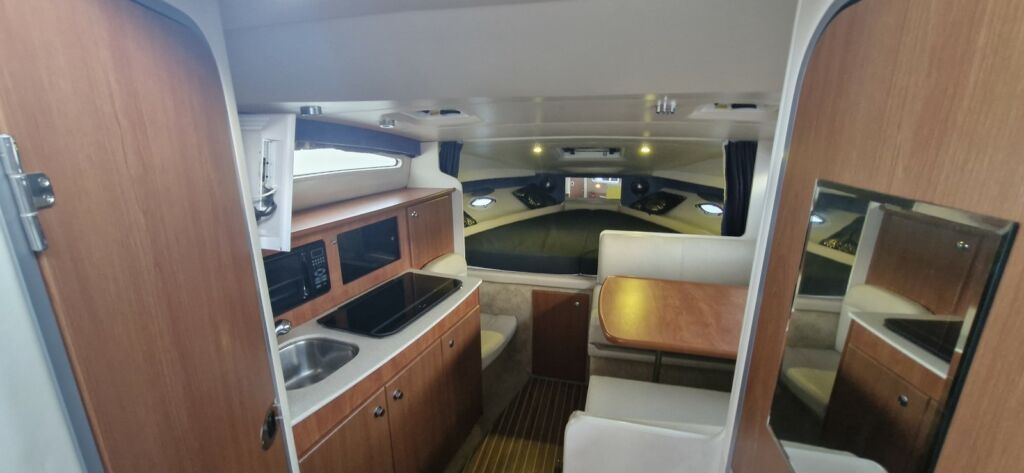 bayliner_2855_interieur